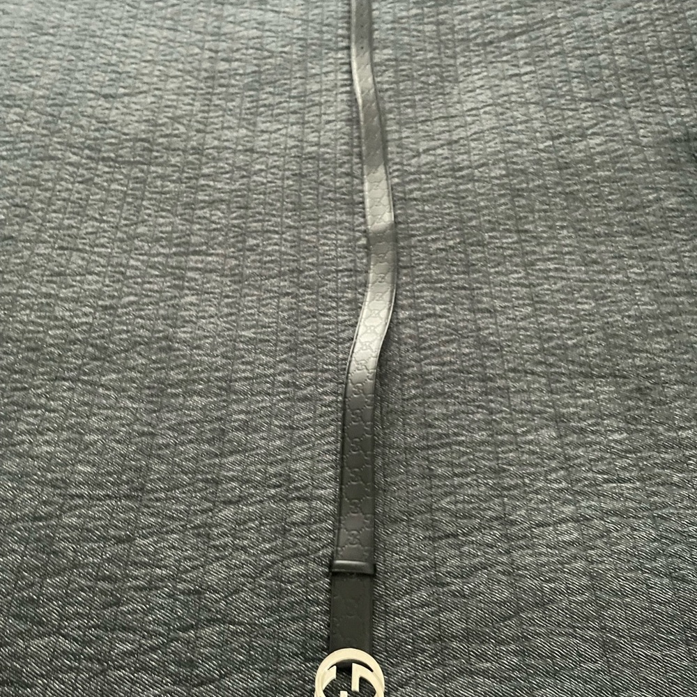 Gucci Black Signature Leather Belt with Silver G Buckle - Picture 8 of 13
